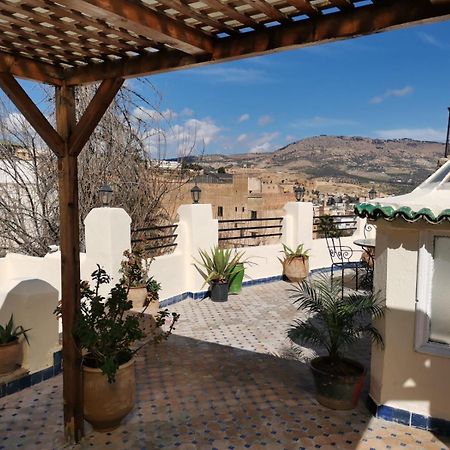 Riad Avec Terrasse Privee Et Piscine Partagee A 300M Fez Eksteriør billede