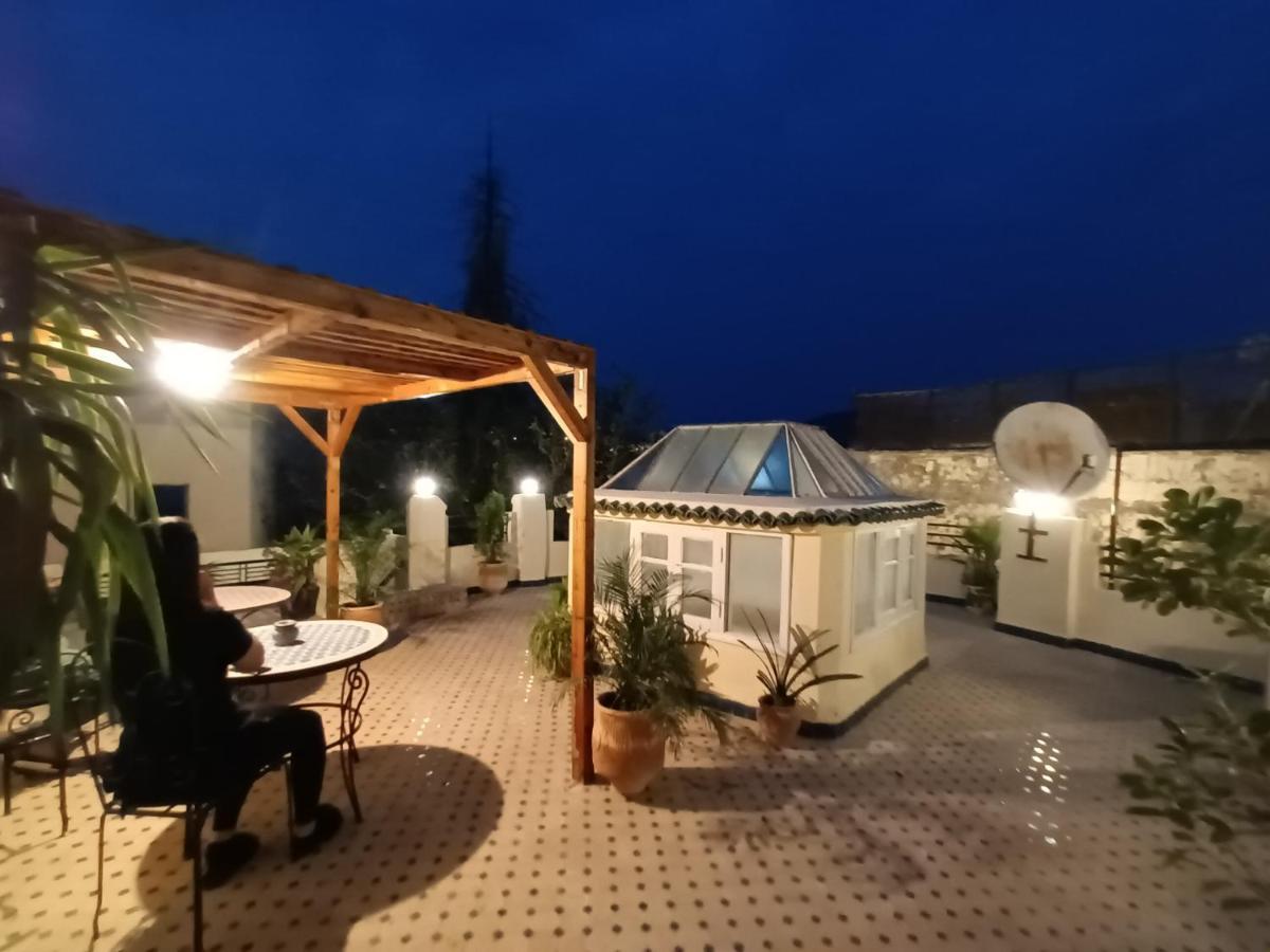 Riad Avec Terrasse Privee Et Piscine Partagee A 300M Fez Eksteriør billede