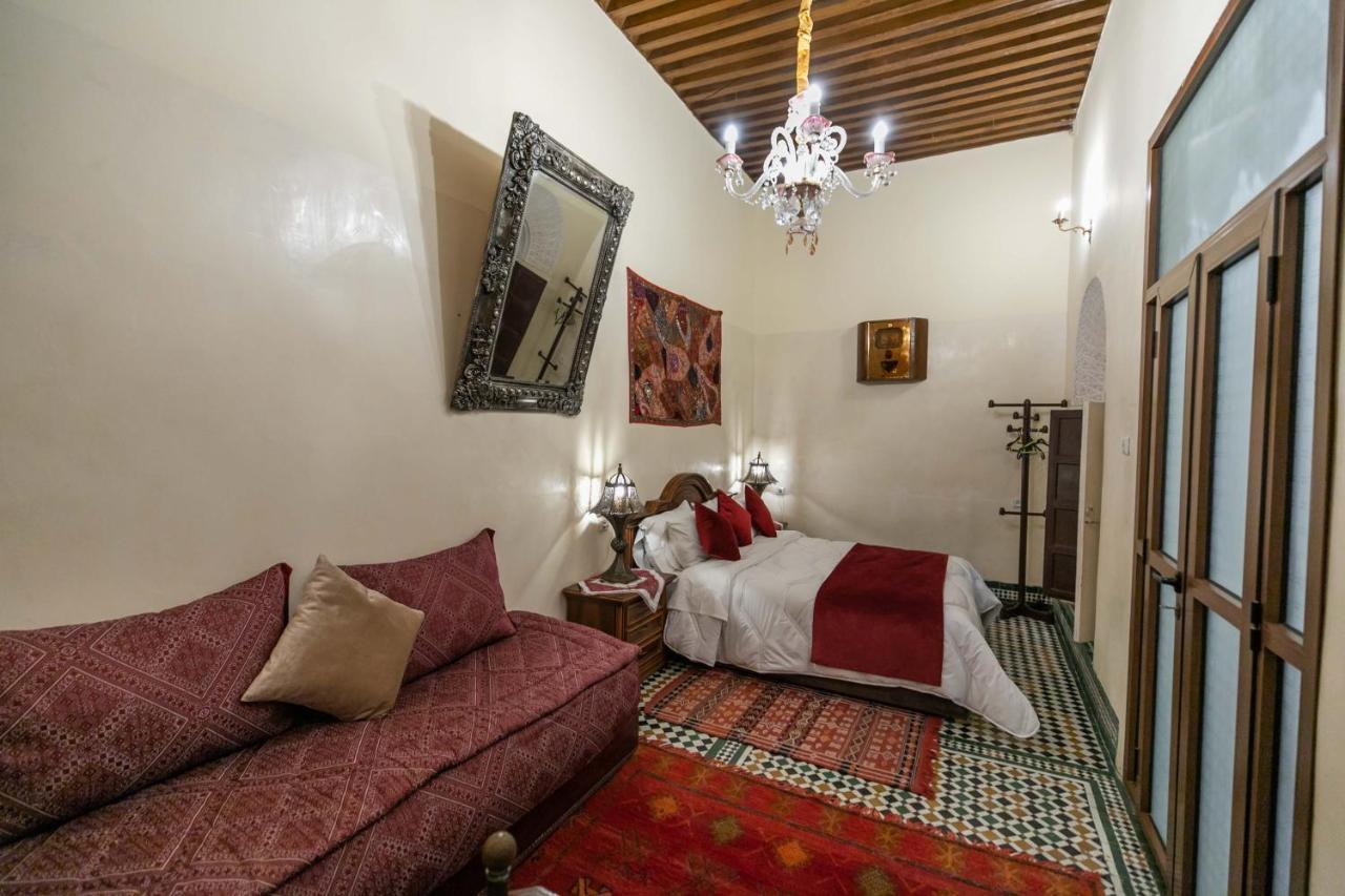 Riad Avec Terrasse Privee Et Piscine Partagee A 300M Fez Eksteriør billede