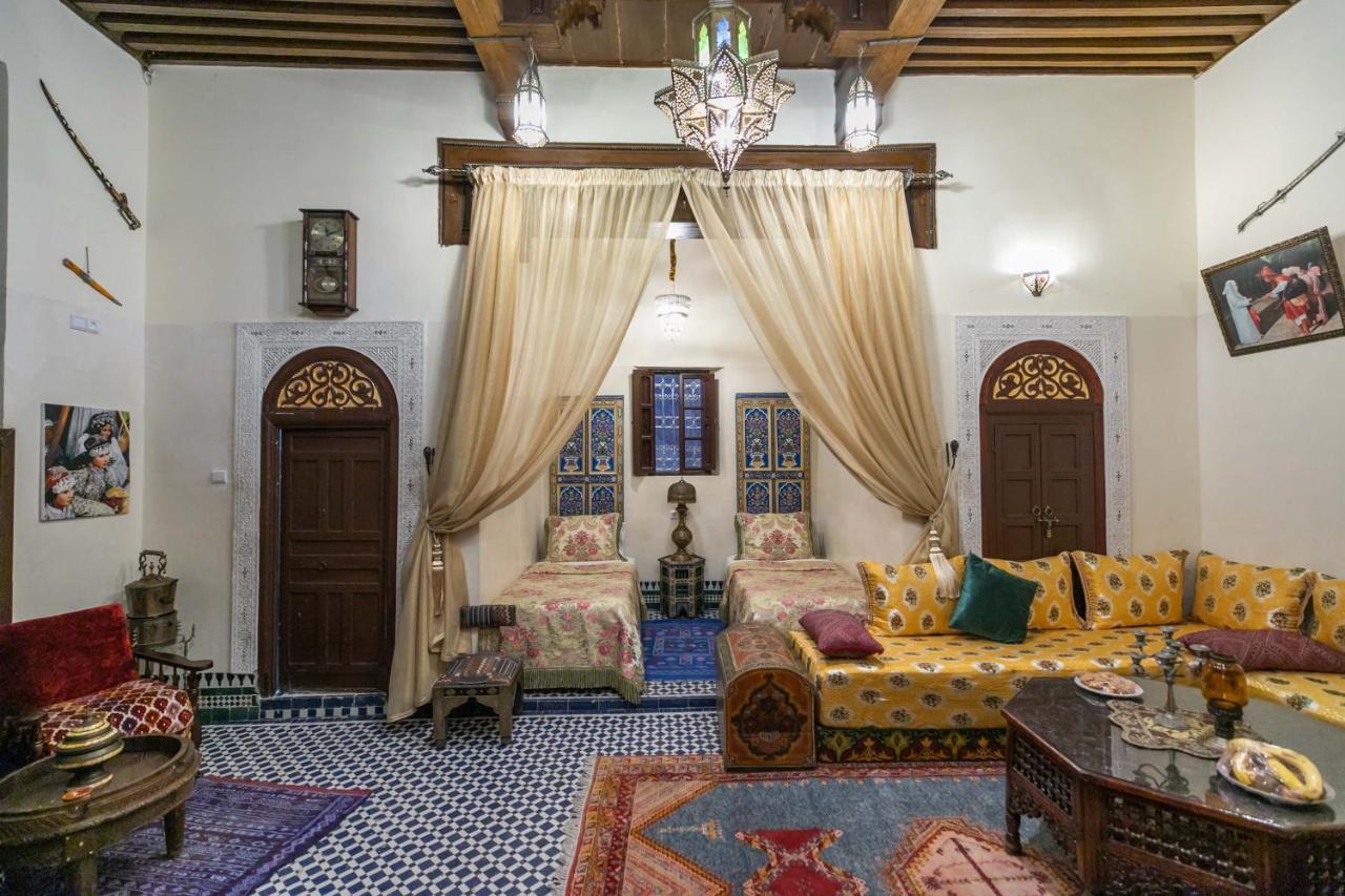 Riad Avec Terrasse Privee Et Piscine Partagee A 300M Fez Eksteriør billede
