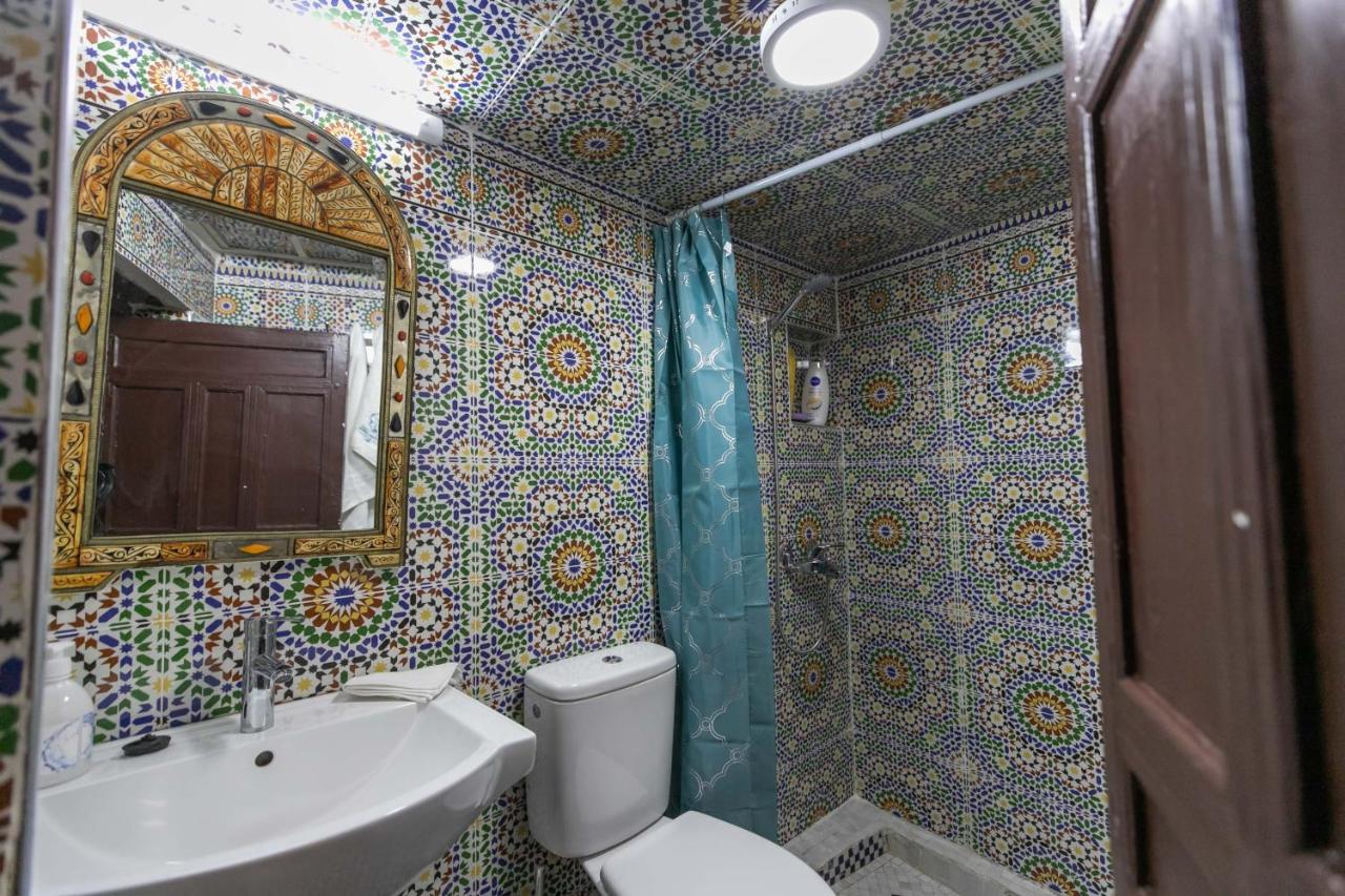 Riad Avec Terrasse Privee Et Piscine Partagee A 300M Fez Eksteriør billede