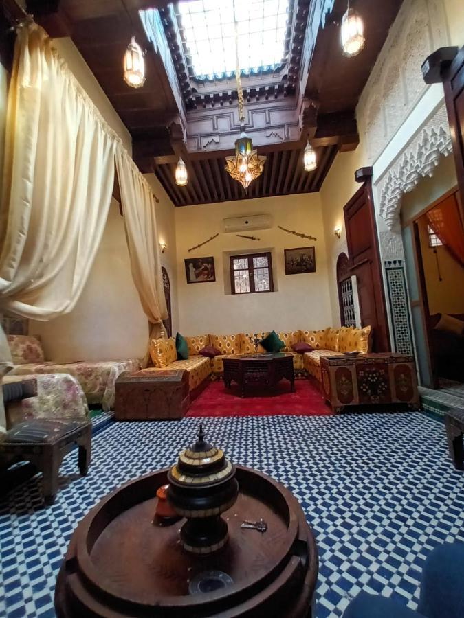 Riad Avec Terrasse Privee Et Piscine Partagee A 300M Fez Eksteriør billede