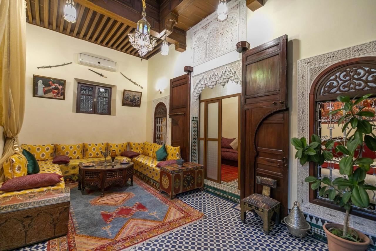 Riad Avec Terrasse Privee Et Piscine Partagee A 300M Fez Eksteriør billede