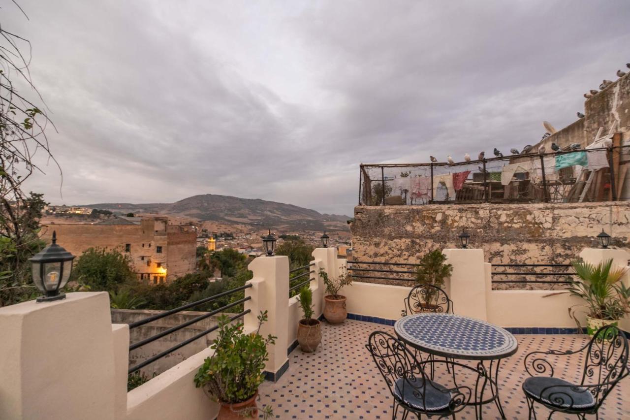 Riad Avec Terrasse Privee Et Piscine Partagee A 300M Fez Eksteriør billede
