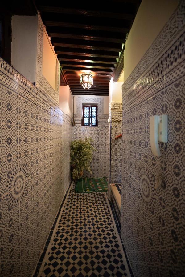 Riad Avec Terrasse Privee Et Piscine Partagee A 300M Fez Eksteriør billede