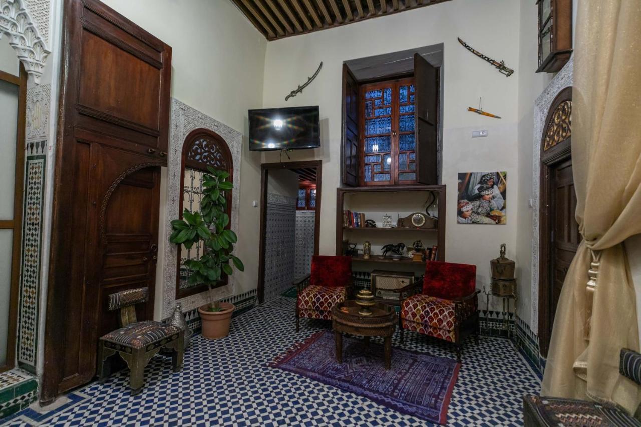Riad Avec Terrasse Privee Et Piscine Partagee A 300M Fez Eksteriør billede
