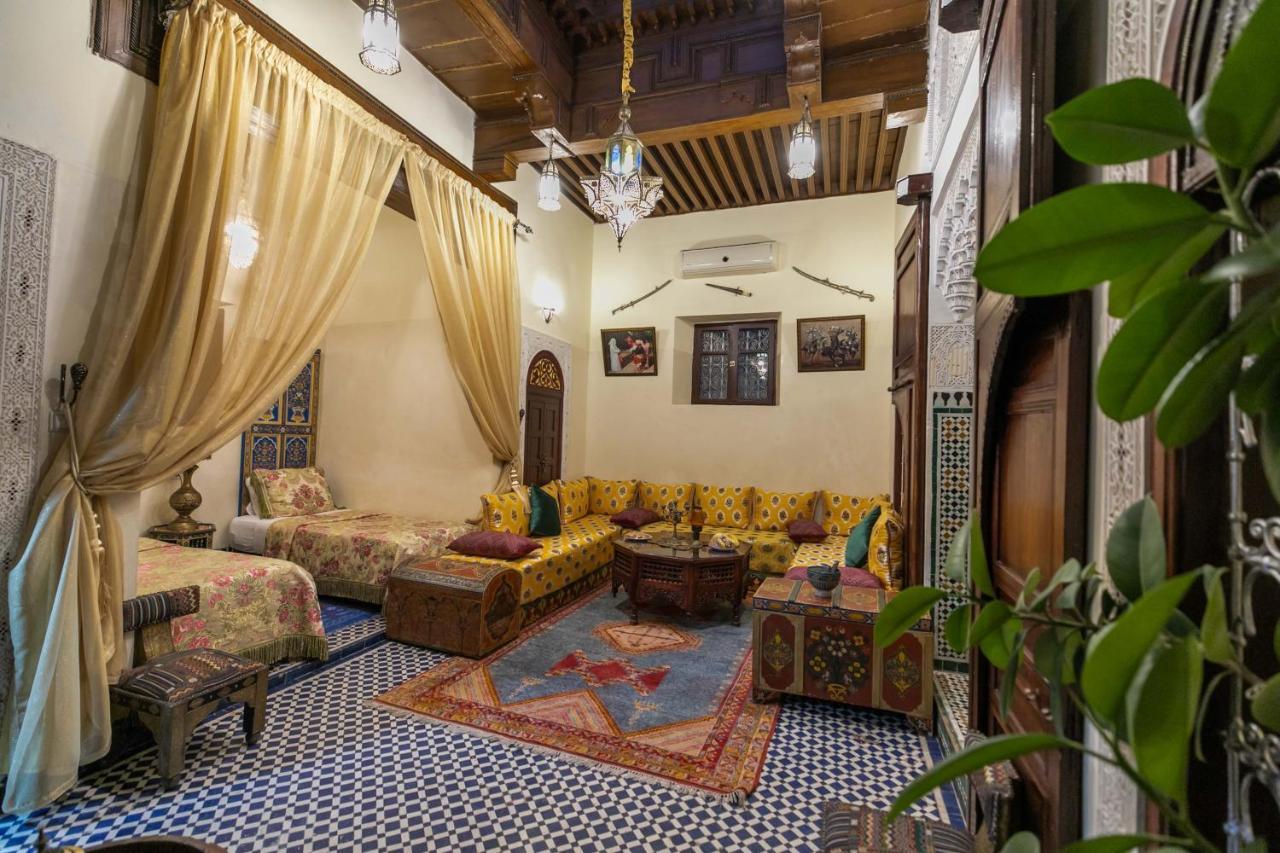 Riad Avec Terrasse Privee Et Piscine Partagee A 300M Fez Eksteriør billede