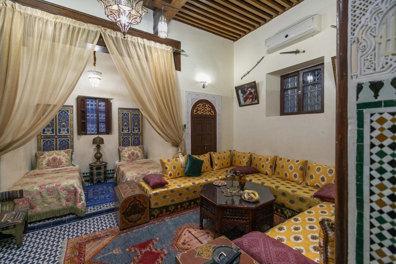 Riad Avec Terrasse Privee Et Piscine Partagee A 300M Fez Eksteriør billede