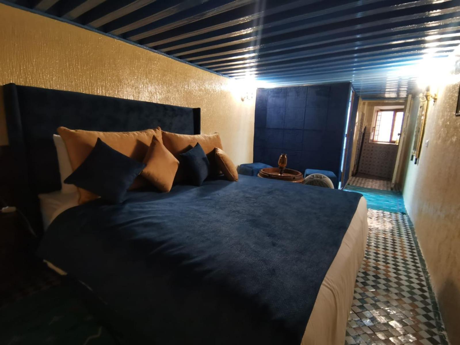 Riad Avec Terrasse Privee Et Piscine Partagee A 300M Fez Eksteriør billede