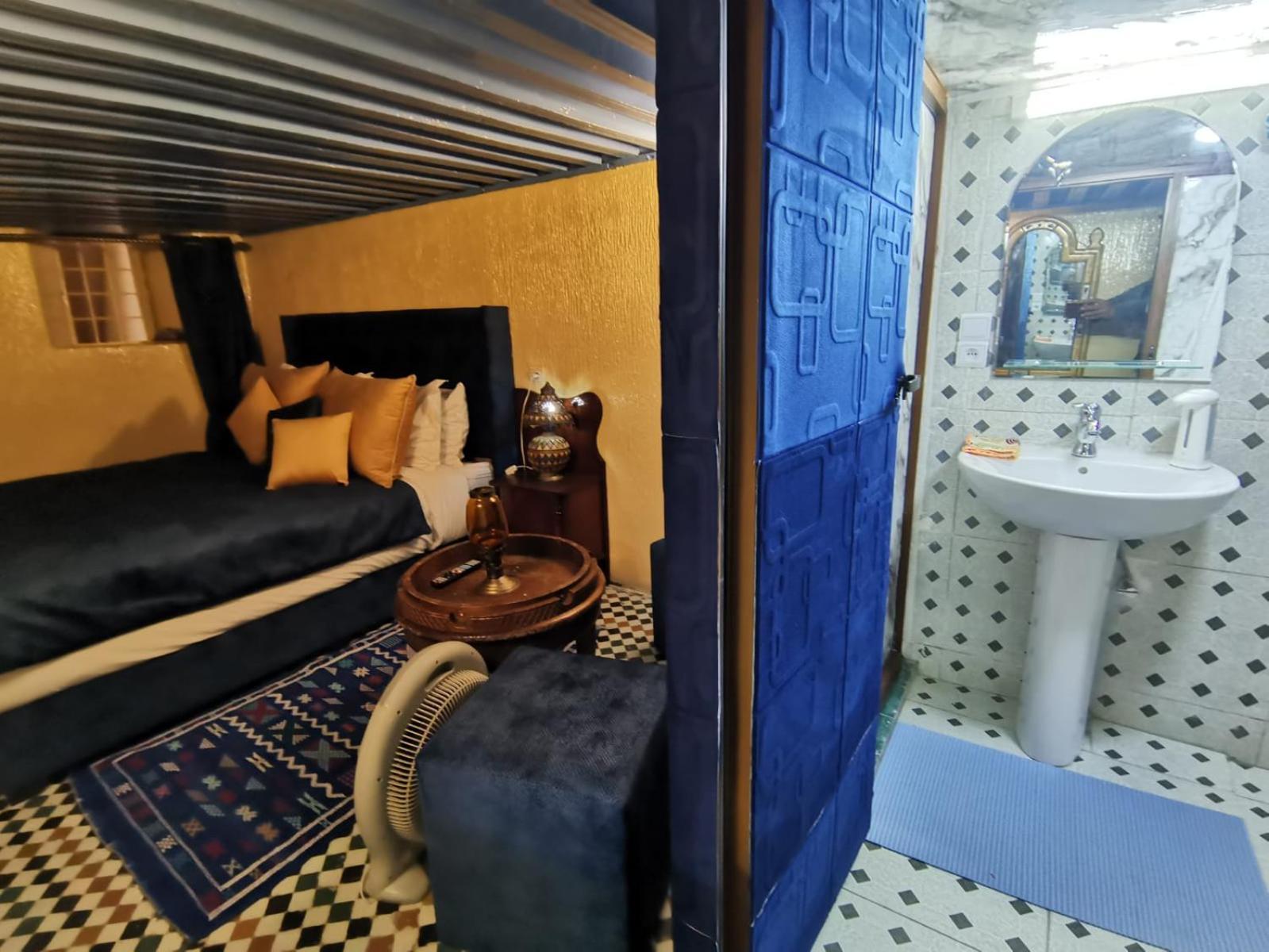 Riad Avec Terrasse Privee Et Piscine Partagee A 300M Fez Eksteriør billede